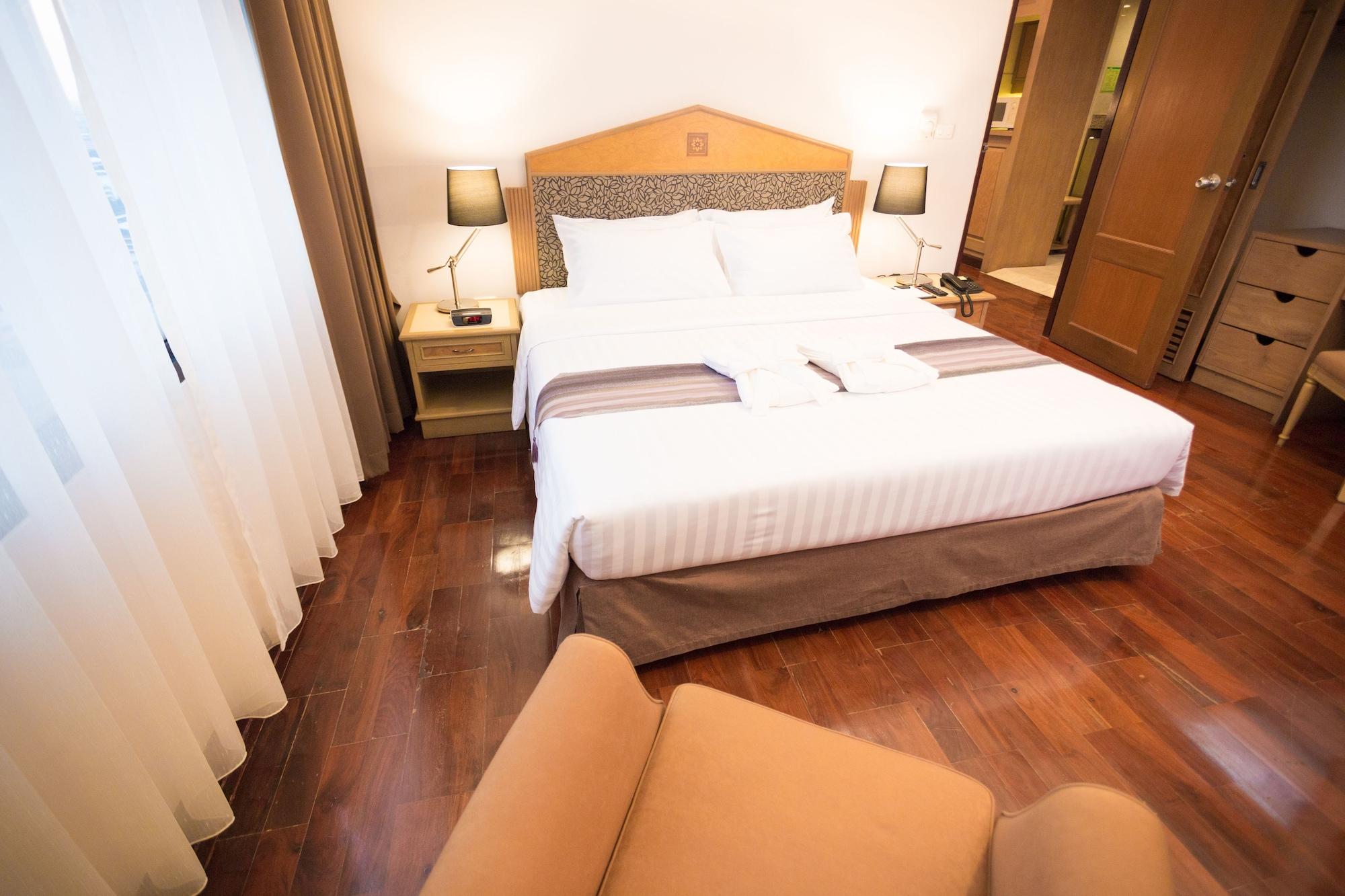Grand Tower Inn Rama 6 Bangkok Ngoại thất bức ảnh