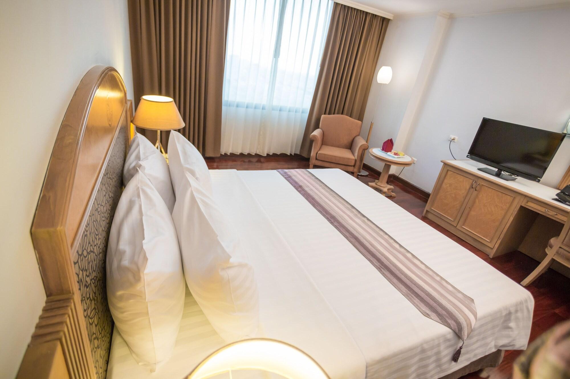 Grand Tower Inn Rama 6 Bangkok Ngoại thất bức ảnh