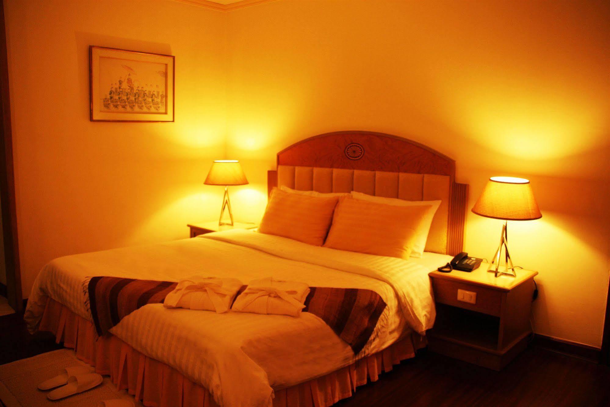 Grand Tower Inn Rama 6 Bangkok Ngoại thất bức ảnh